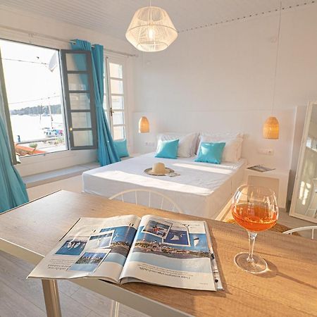 The White Rose Apartment Poros Town Luaran gambar