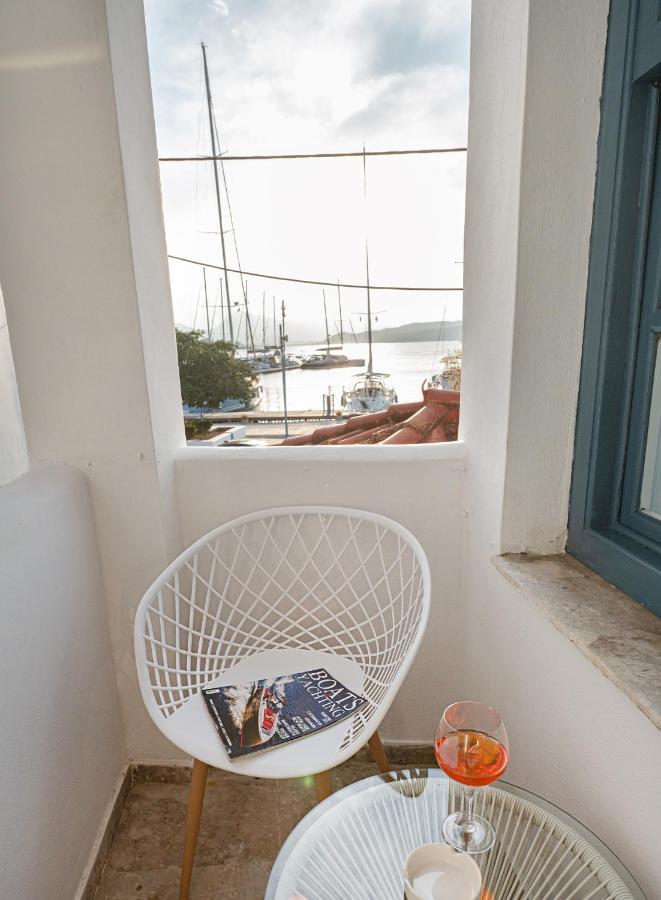 The White Rose Apartment Poros Town Luaran gambar