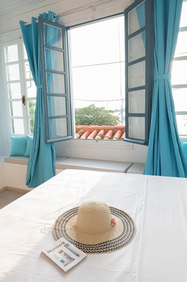 The White Rose Apartment Poros Town Luaran gambar